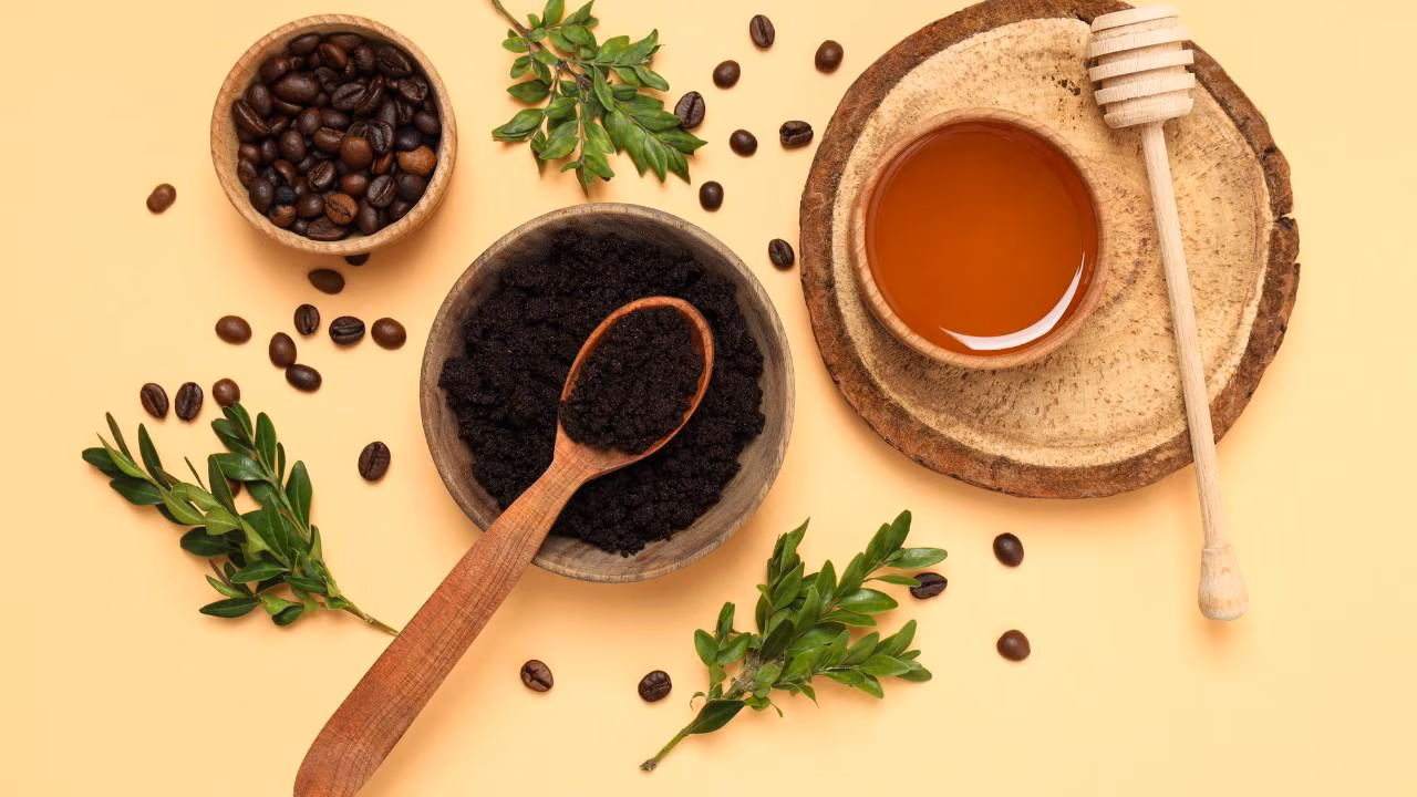 Coffee &amp; Honey Scrub (For Exfoliation &amp; Brightening)