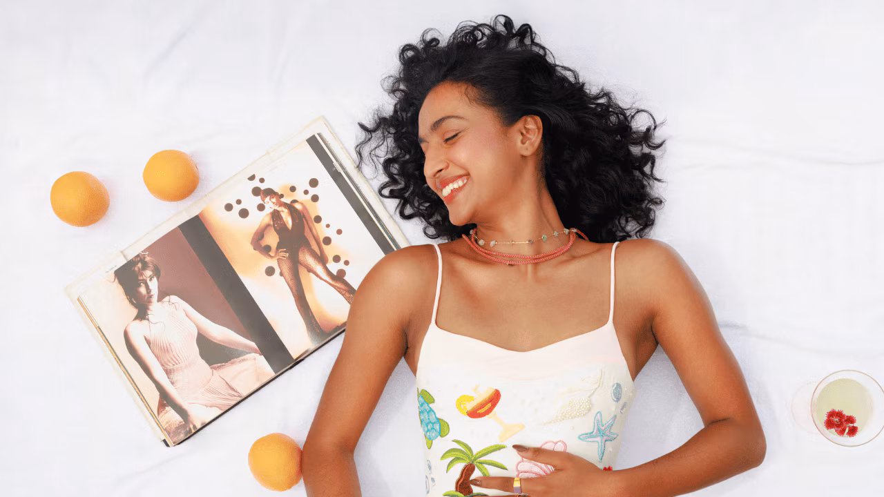 Travel-checklist-and-accessories-for-women