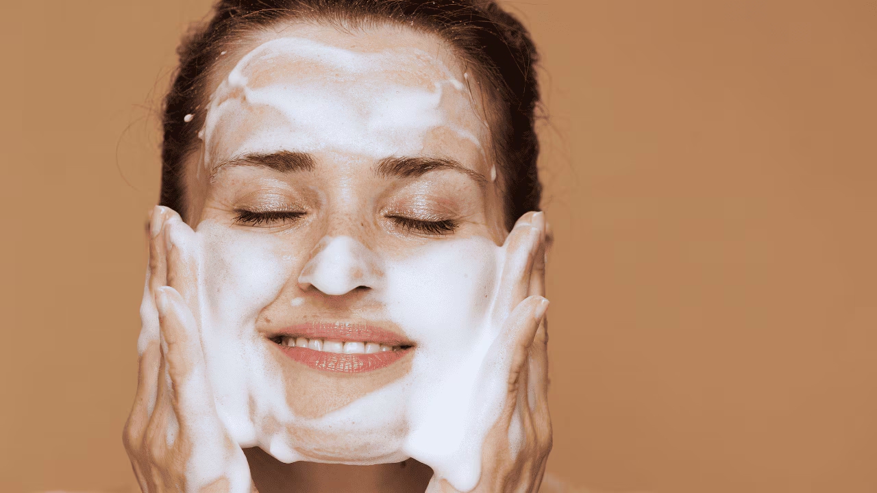 Myths &amp; Misconceptions About De-Tan Face Washes