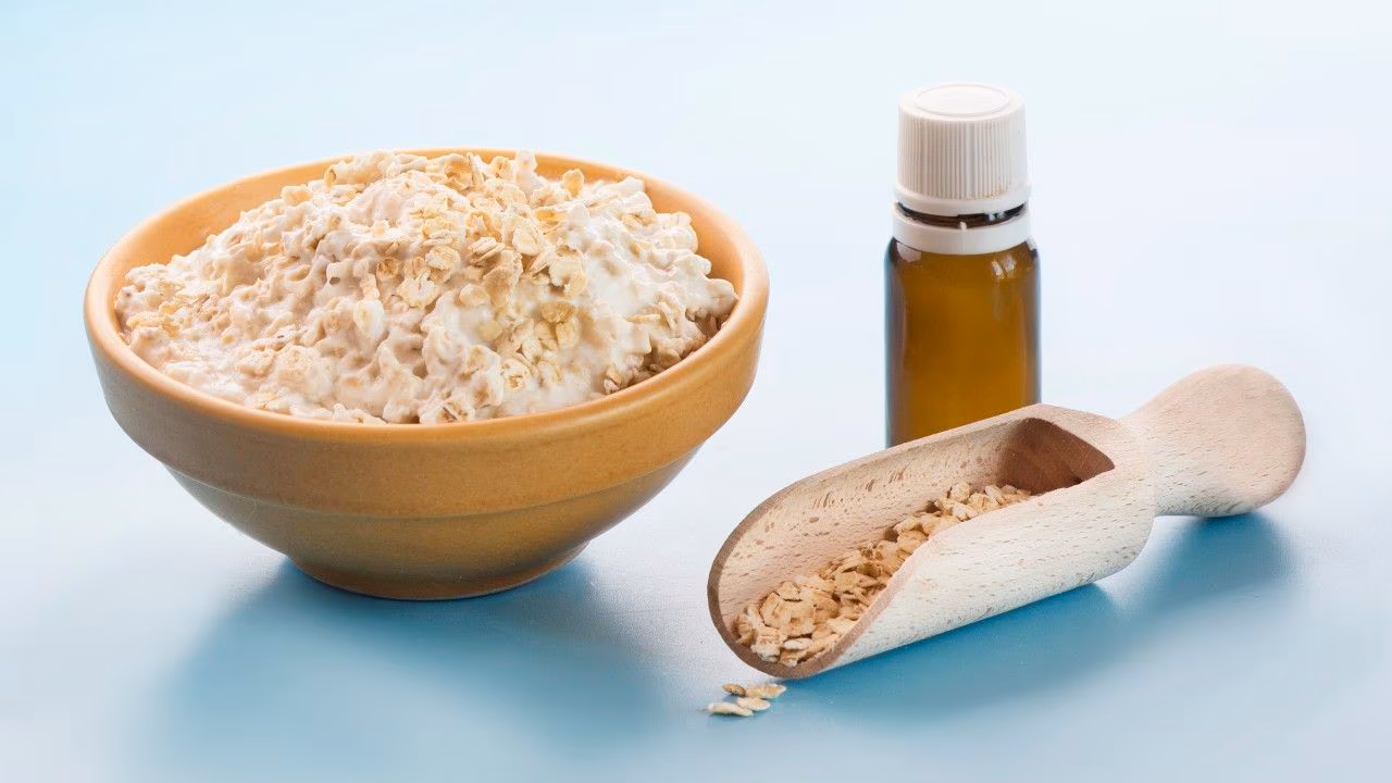 Oatmeal &amp; Yogurt Scrub (For Gentle Exfoliation &amp; Oil Absorption)